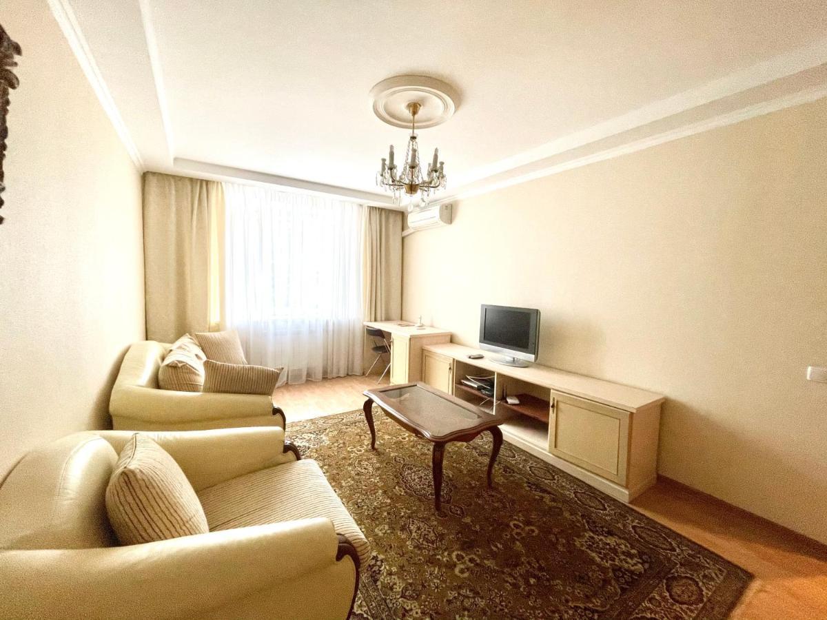 Apartment Mala Zhytomyrska 10 Kiev Bagian luar foto