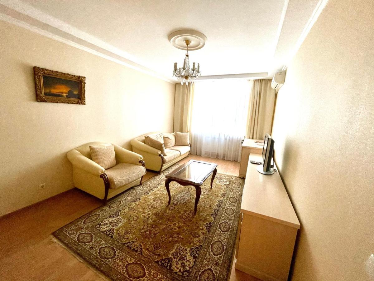 Apartment Mala Zhytomyrska 10 Kiev Bagian luar foto