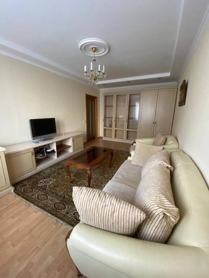 Apartment Mala Zhytomyrska 10 Kiev Bagian luar foto
